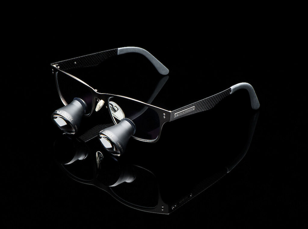 Loupes Univet Ash con ottiche galileiane ad alta precisione e montatura ergonomica ultra leggera per medicina veterinaria